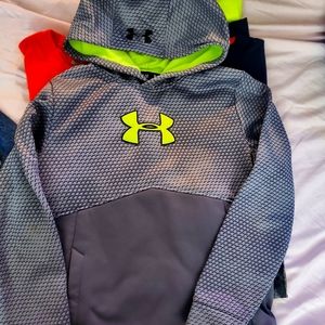 UNDER ARMOUR HOODIE